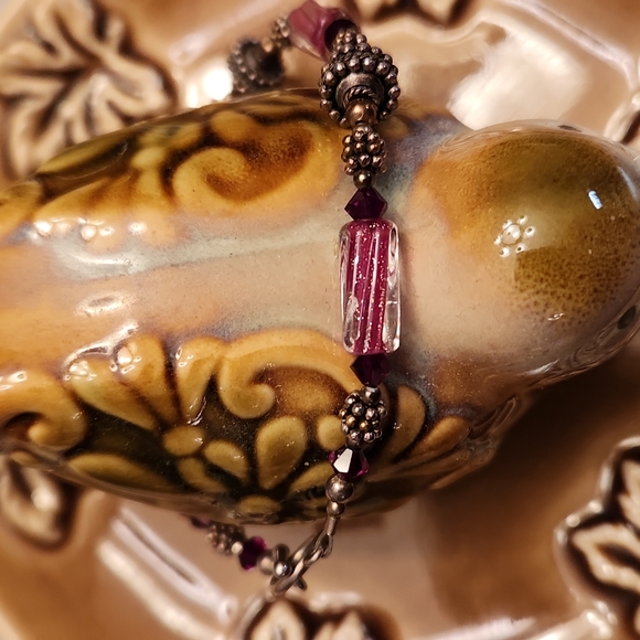 Bracelet made with Czech fire-polished garnet red beads - Picture 5 of 6